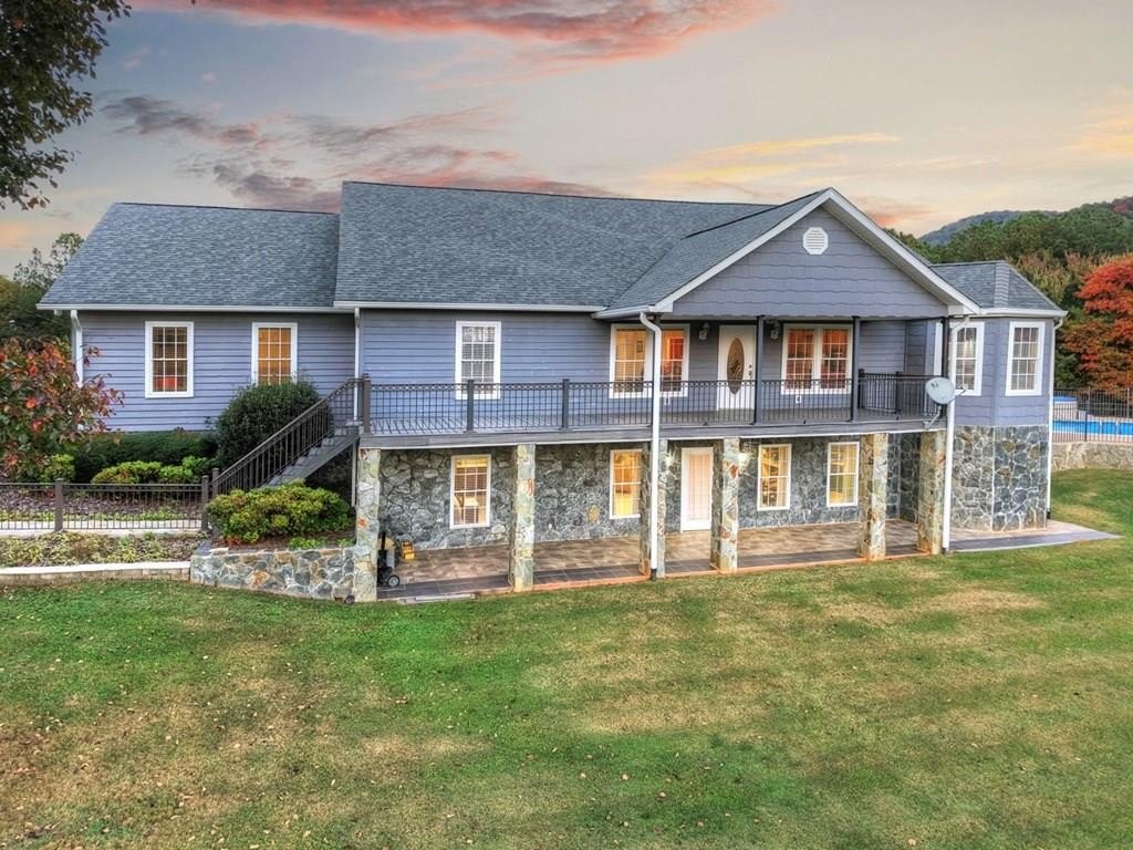Single Family 4BR 6BA - 334 Belaire Drive, Copperhill, TN