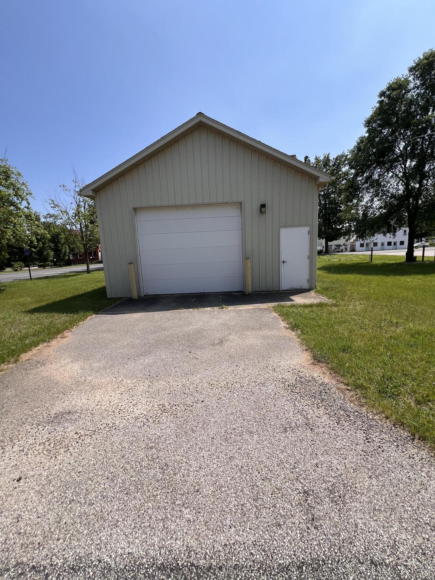5610 W Fox Rd