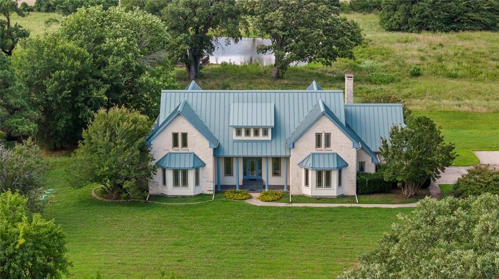 Single Family 5BR 4BA - 4905 Trails End, Paris, TX