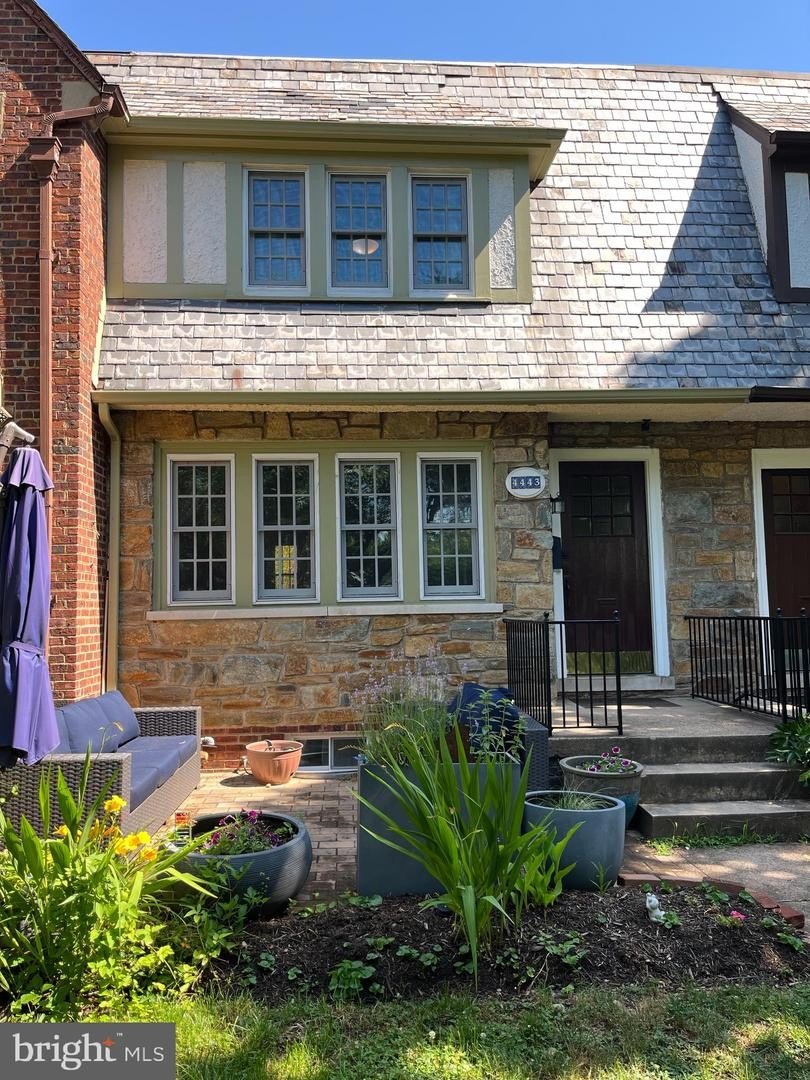 Single Family 3BR 2BA - 4443 GREENWICH PKWY NW, WASHINGTON, DC