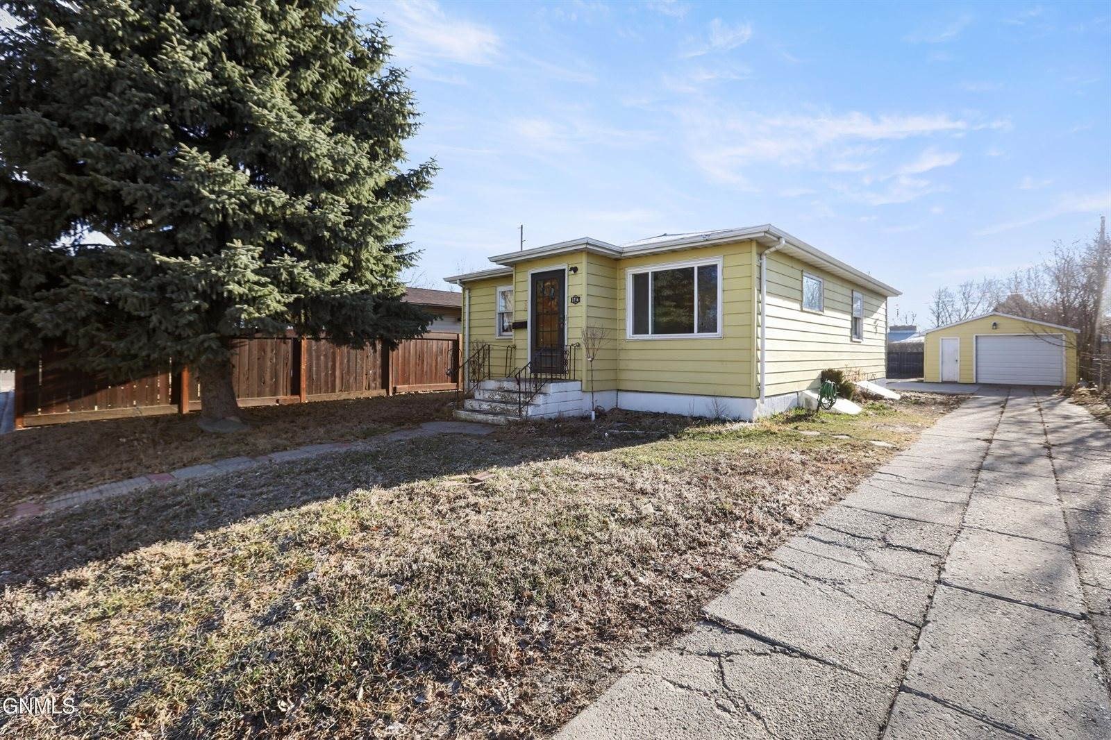 Single Family 4BR 2BA - 1716 1st Avenue West, Williston, ND
