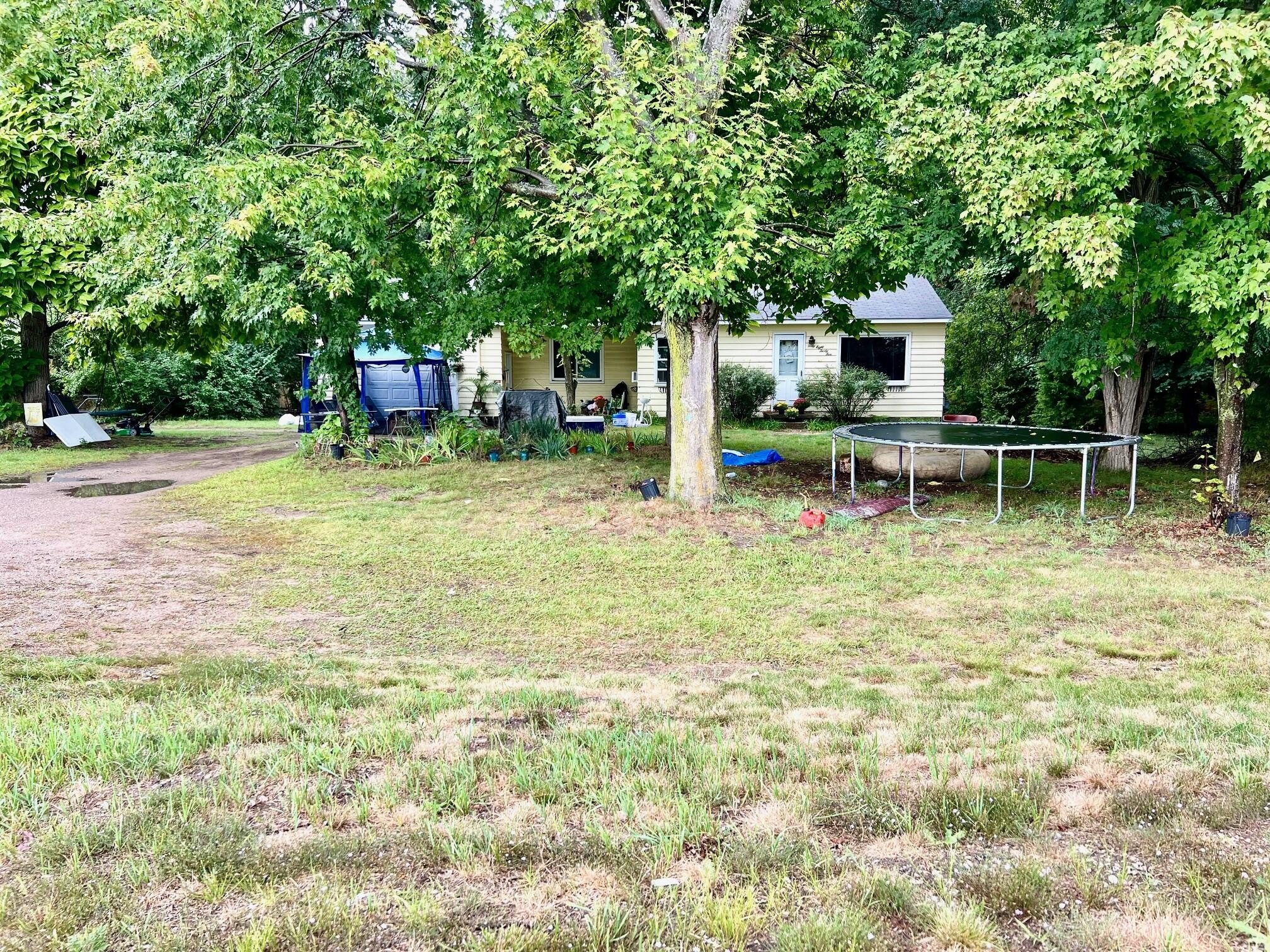 Single Family 2BR 1BA - 4677 Harvey Street, Norton Shores, MI