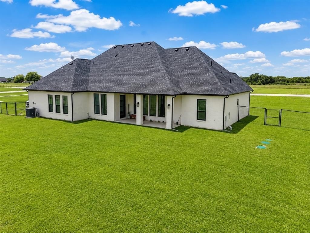 Single Family 4BR 3BA - 1511 Dixie Estates Way, Whitesboro, TX