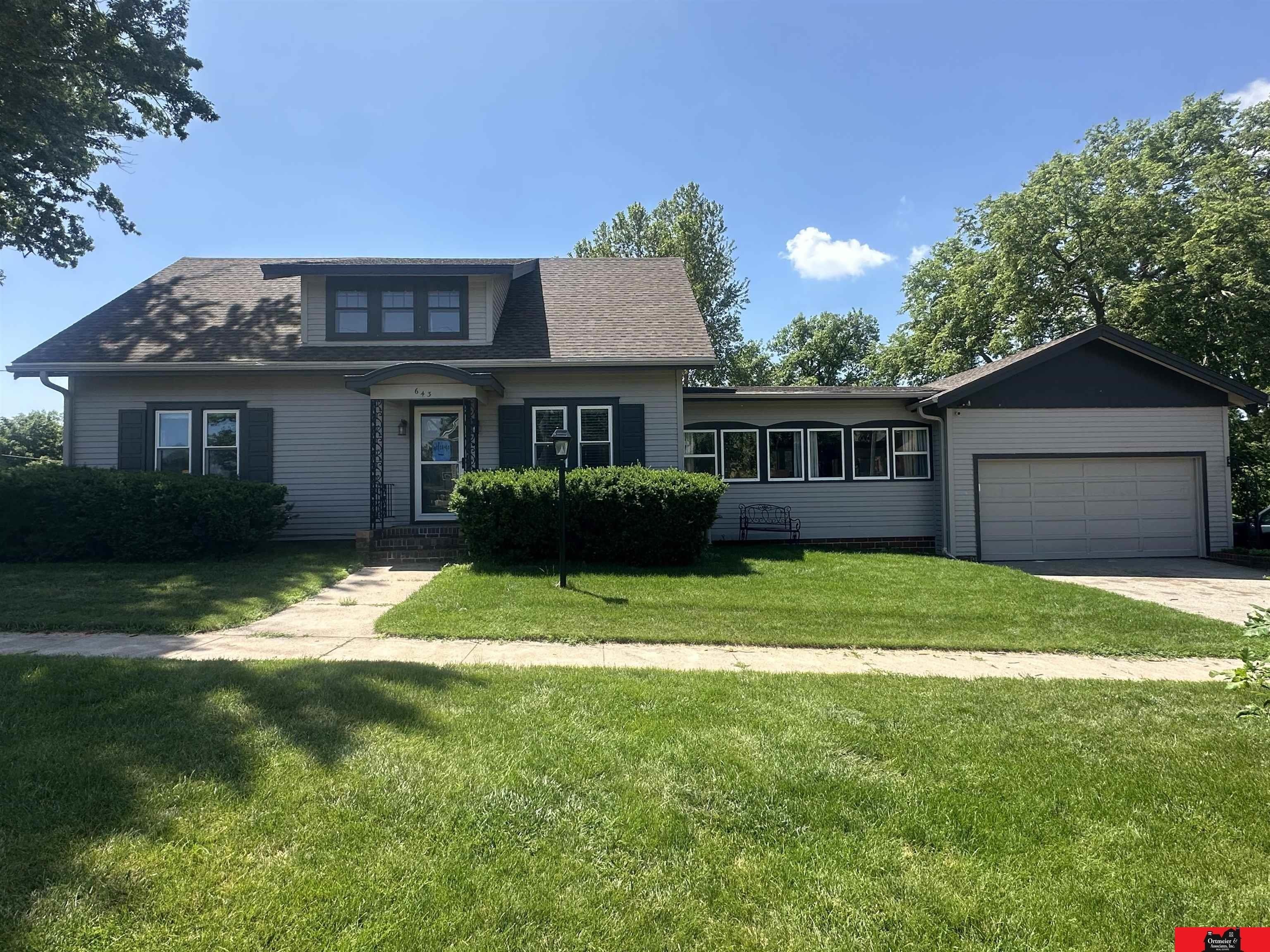 Single Family 4BR 2BA - 643 E Sherman Street, West Point, NE