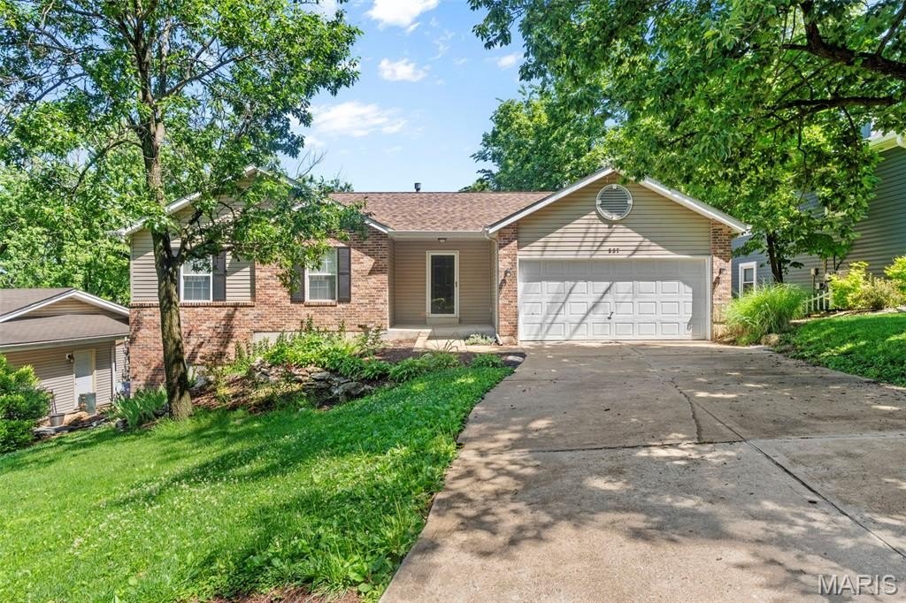 Single Family 3BR 2BA - 537 Oak Hill Drive, Lake St Louis, MO