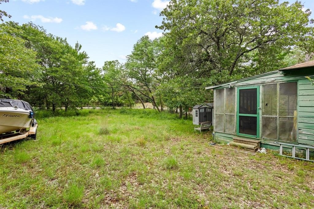 Single Family 2BR 1BA - 110 Lake Front Court, Pottsboro, TX