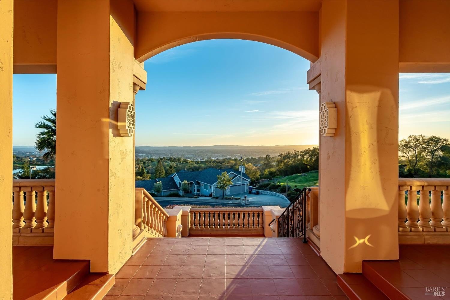 Single Family 4BR 4BA - 3729 Skyfarm Drive, Santa Rosa, CA