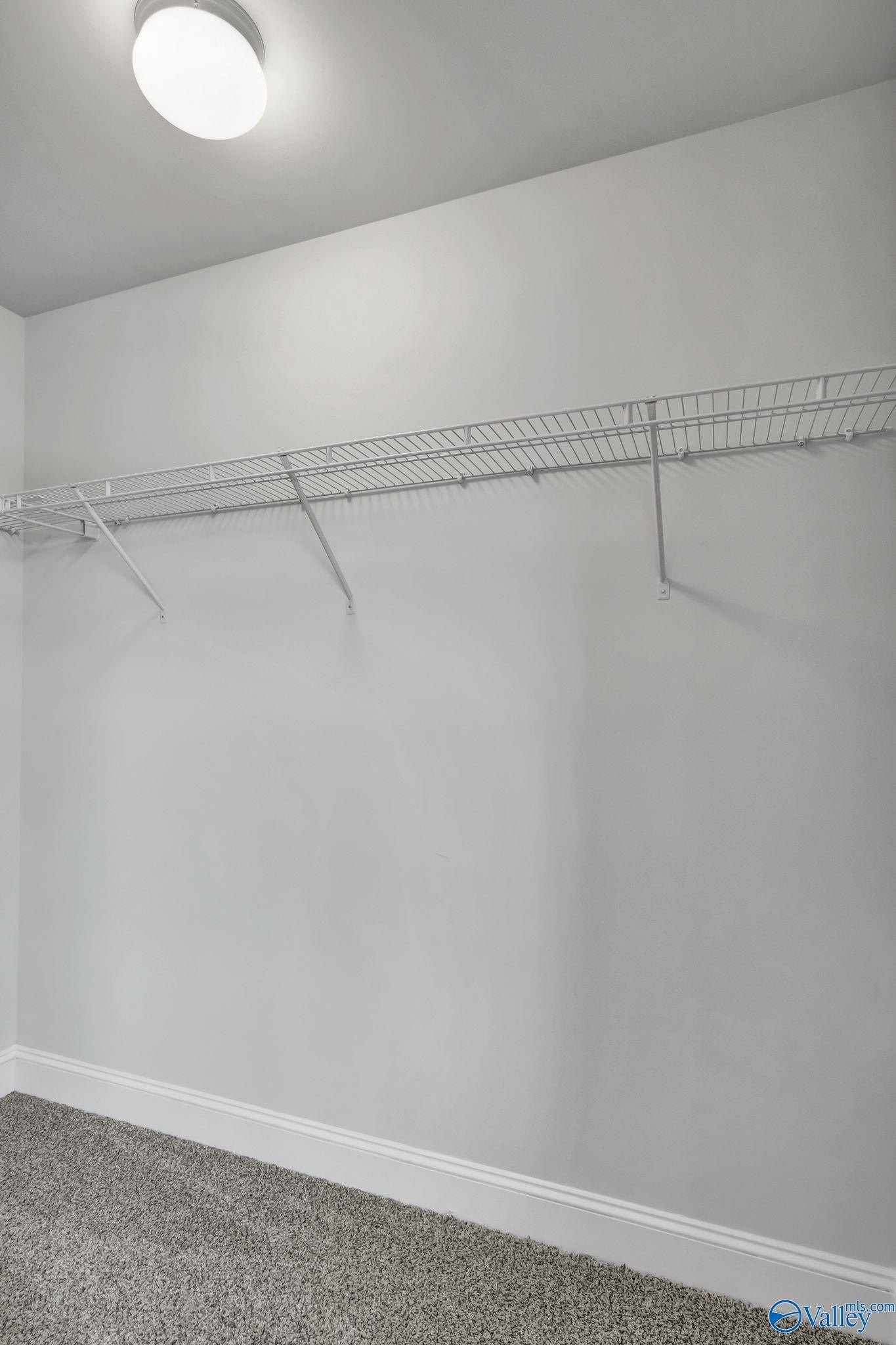 Single Family 4BR 3BA - 111 Ridgeland Trail, Huntsville, AL
