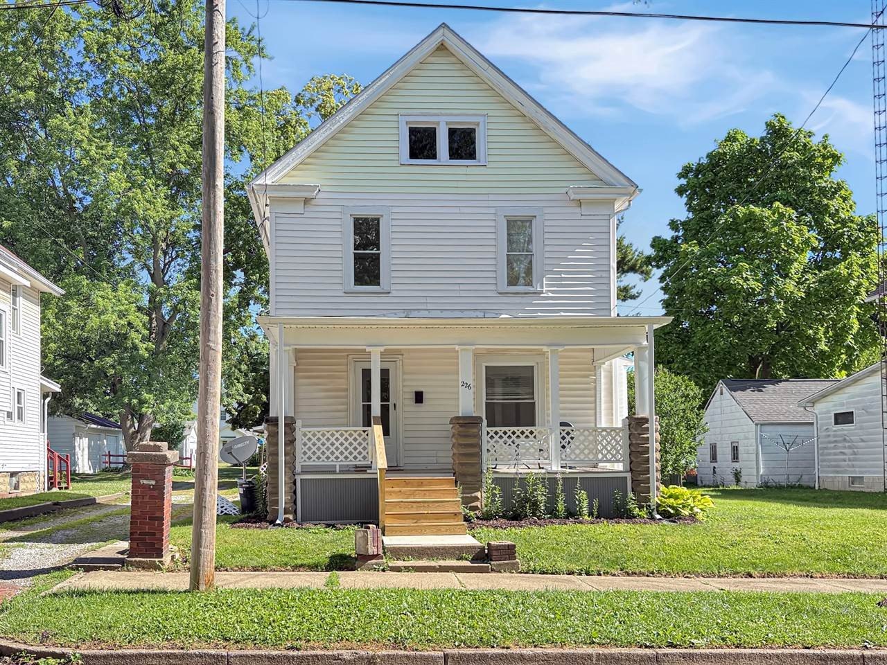 Single Family 2BR 2BA - 226 E. 10th St, Ashland, OH