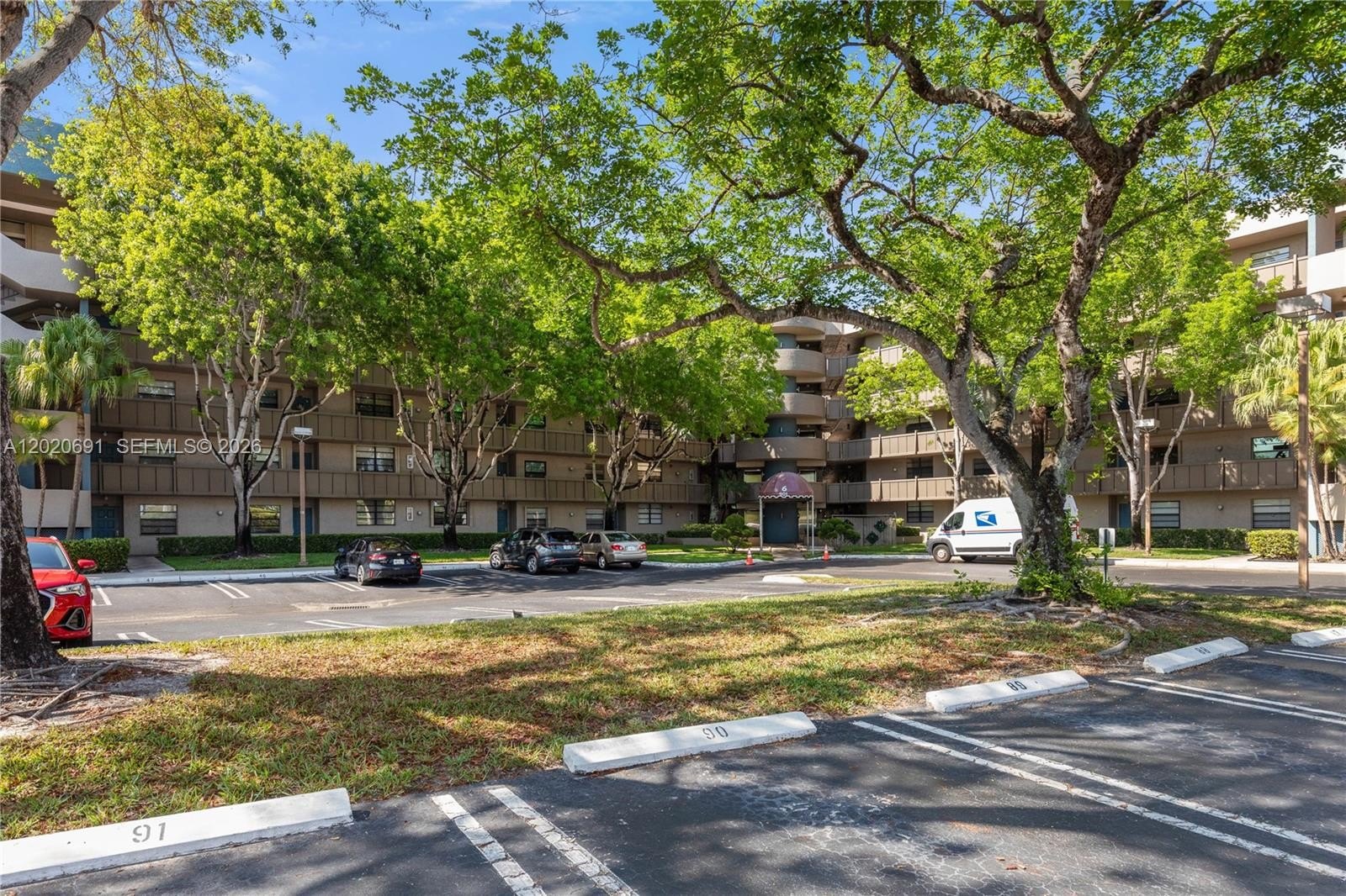 Condo 2BR 2BA - 901 Colony Point Cir, Pembroke Pines, FL