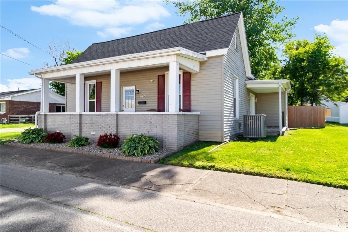 Single Family 2BR 1BA - 614 S 3Rd Street, Boonville, IN