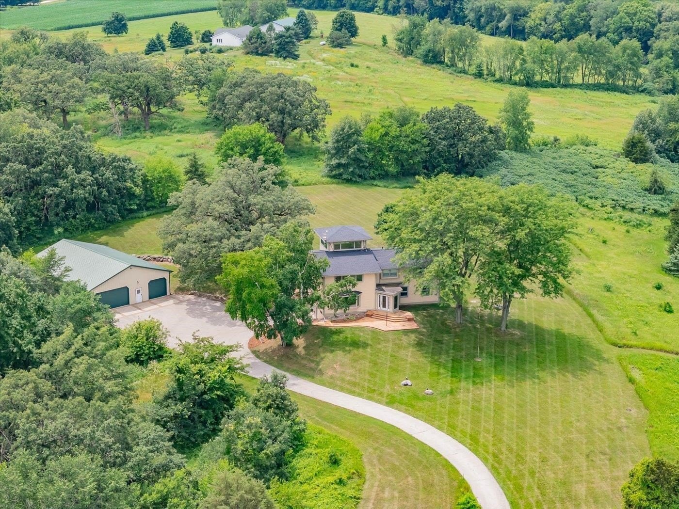 Single Family 5BR 3BA - N7803 Toppe Road, Waterloo, WI