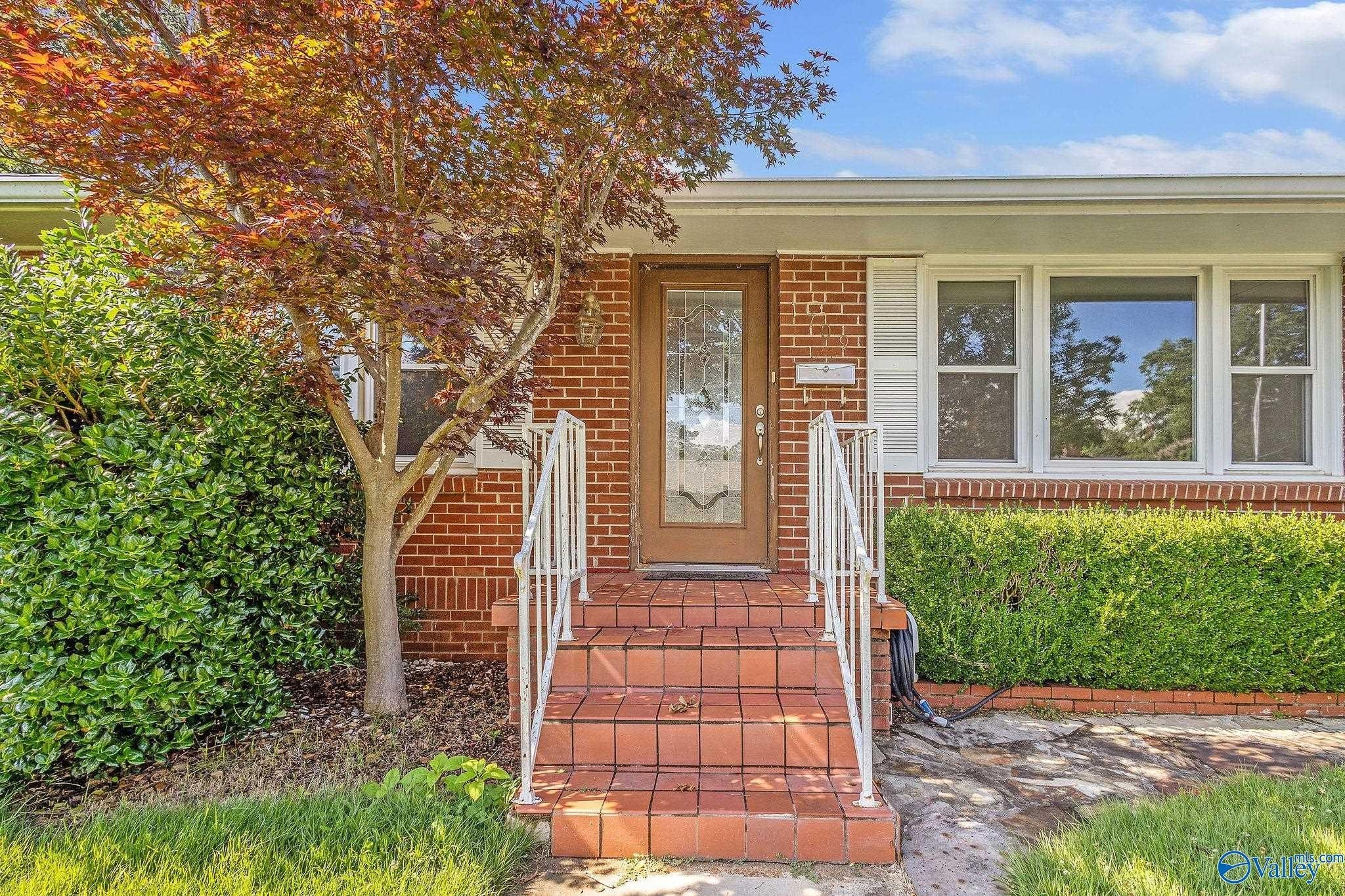 Single Family 3BR 3BA - 1709 Sandlin Avenue SE, Huntsville, AL