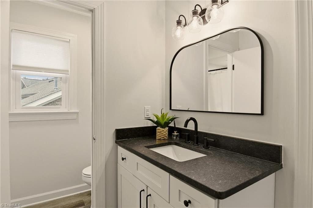 Single Family 2BR 2BA - 5137 Autumncrest Drive, Greensboro, NC