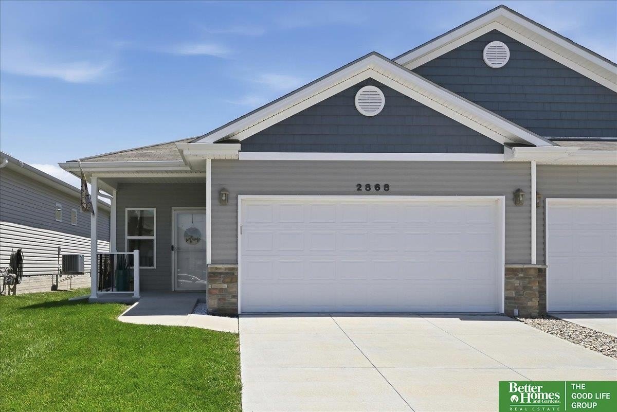 Single Family 2BR 3BA - 2868 Wagon Drive, Lincoln, NE