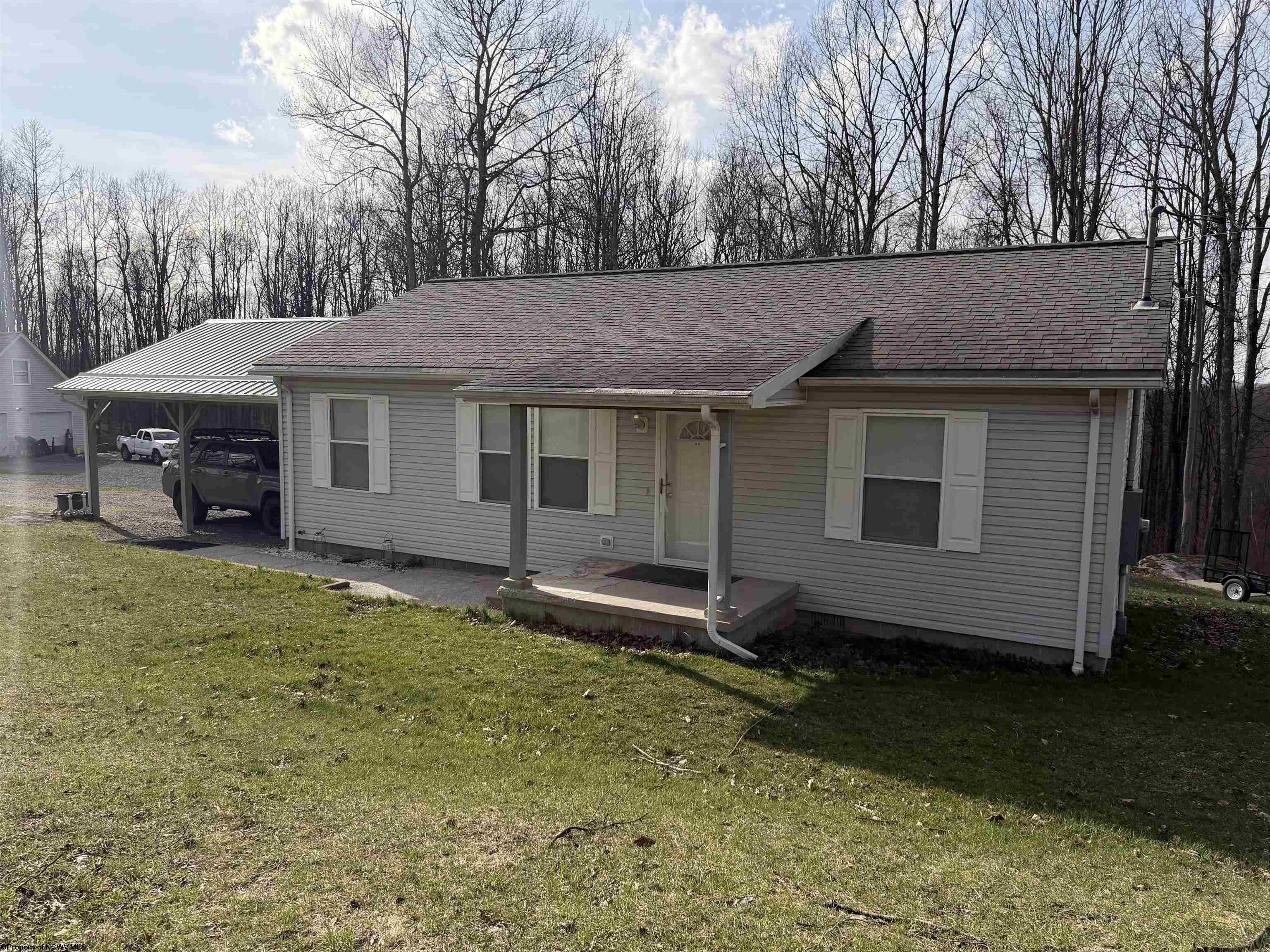 Single Family 3BR 2BA - 3151 Dogtown Road, Reedsville, WV