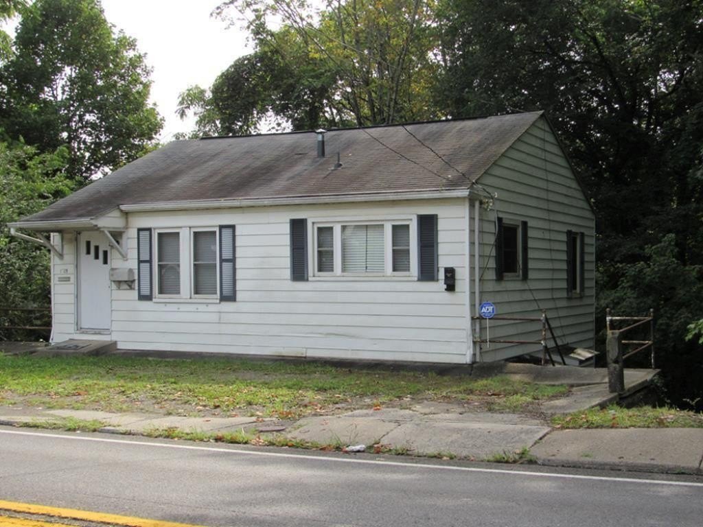 Single Family 1BR 1BA - 1525 Harper Rd, BECKLEY, WV