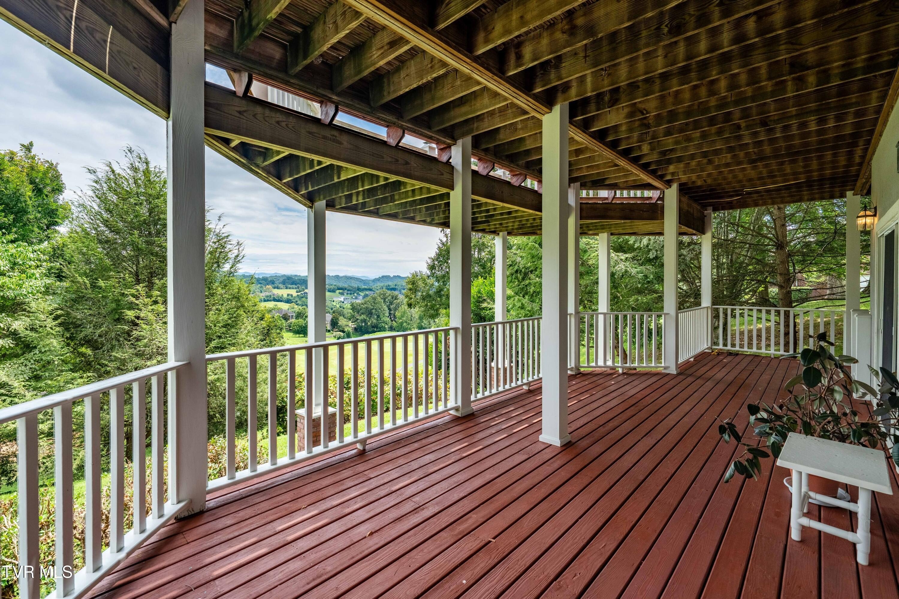Single Family 6BR 6BA - 105 Black Thorn Drive, Jonesborough, TN