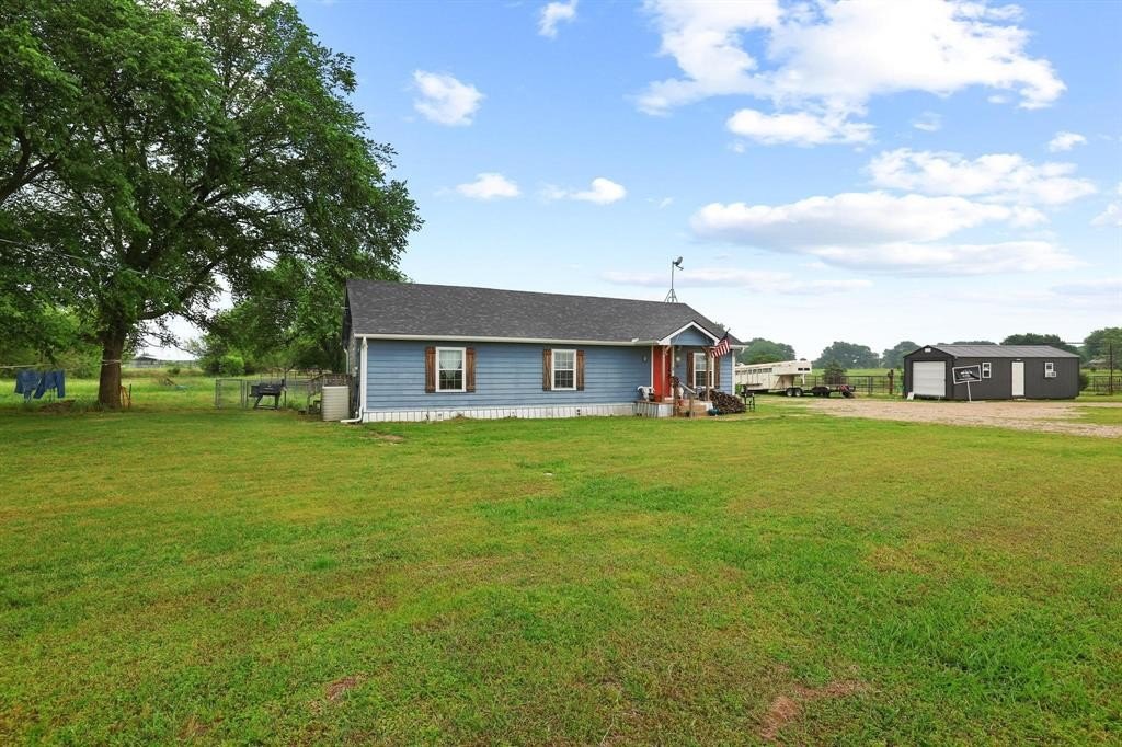 Single Family 2BR 1BA - 13017 E Fm 273, Telephone, TX