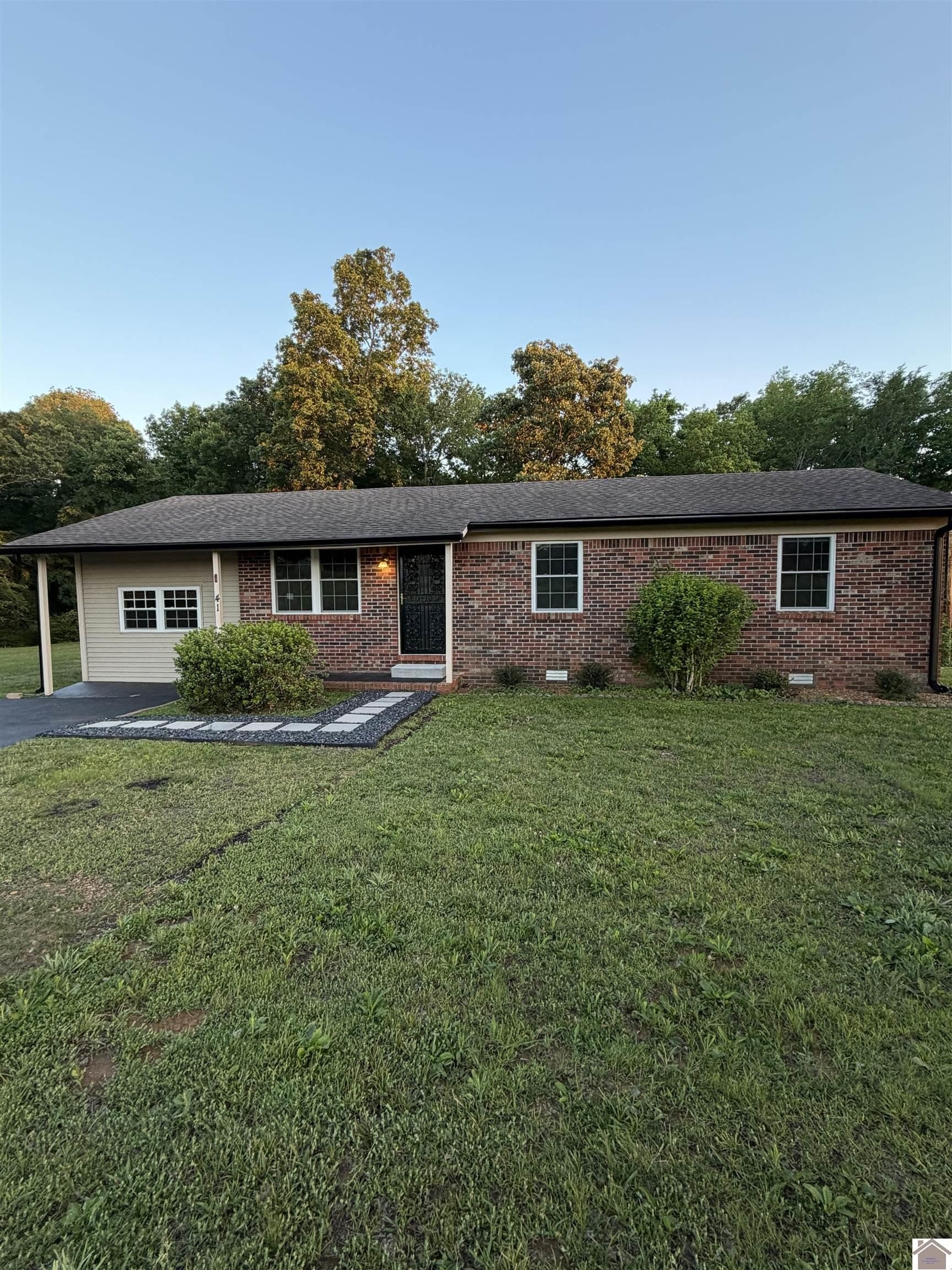 Single Family 4BR 2BA - 41 Candlelite Dr., Almo, KY