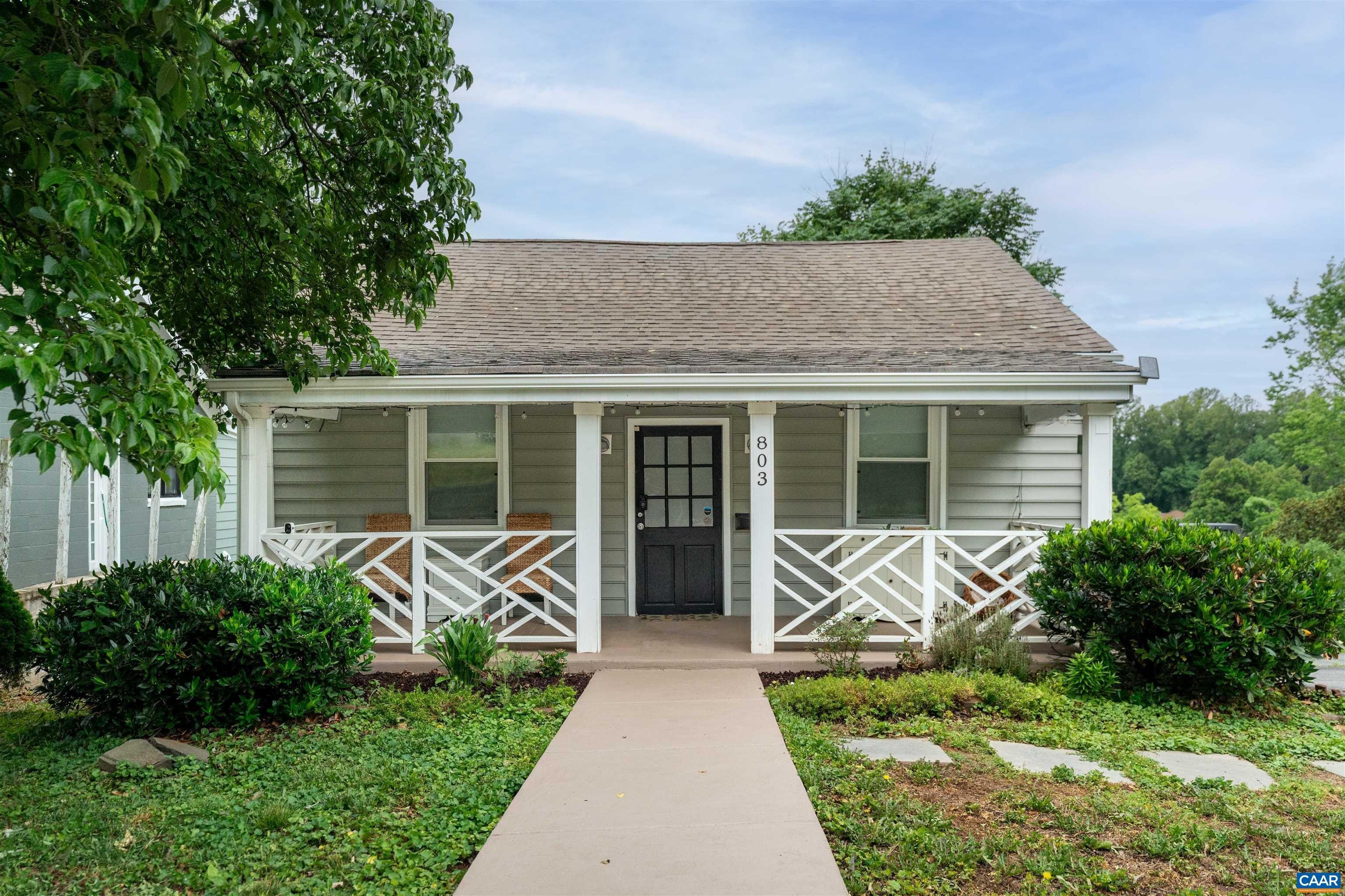 Single Family 2BR 1BA - 803 RIDGE ST, CHARLOTTESVILLE, VA