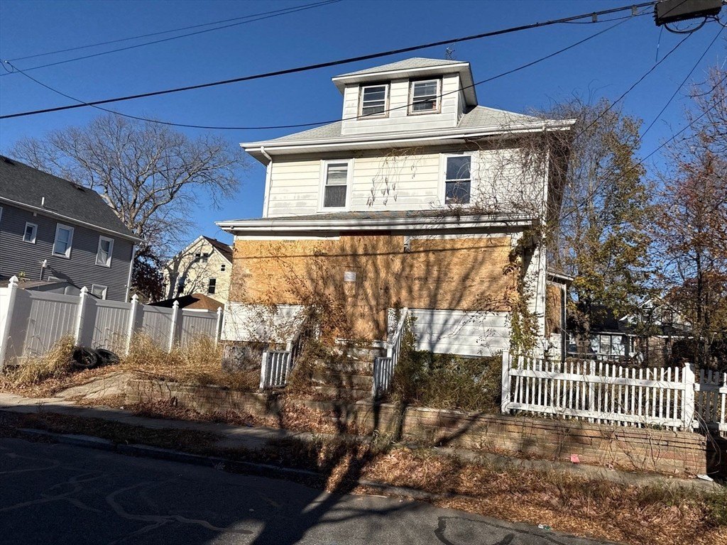 Single Family 4BR 2BA - 139 Babcock St, Providence, RI