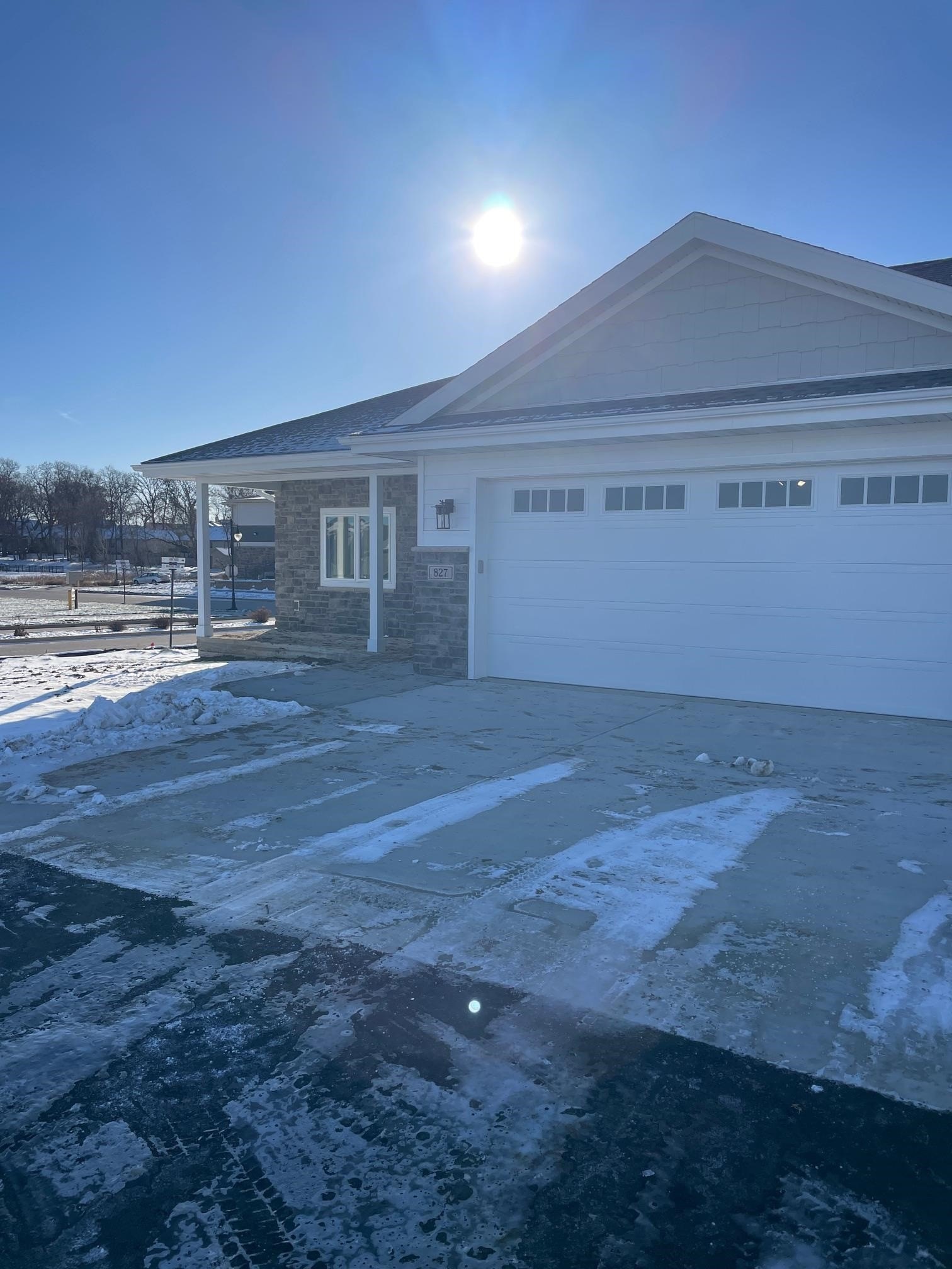 Condo 2BR 2BA - 825 Vineyard Drive, Cambridge, WI