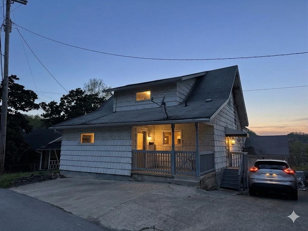 Single Family 5BR 2BA - 724 Oakhurst Ave, Hazard, KY