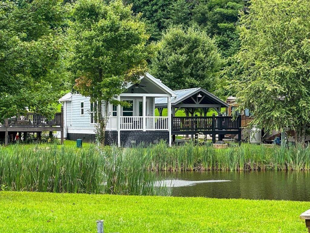 Single Family 1BR 1BA - 8 Mountain Meadows Drive, Morganton, GA