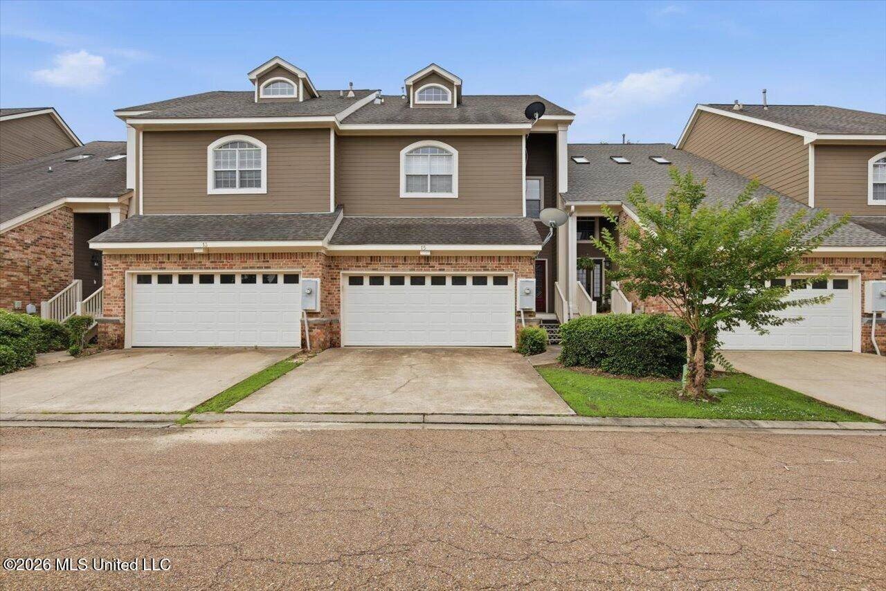 Single Family 3BR 3BA - 15 Charleston Circle, Brandon, MS