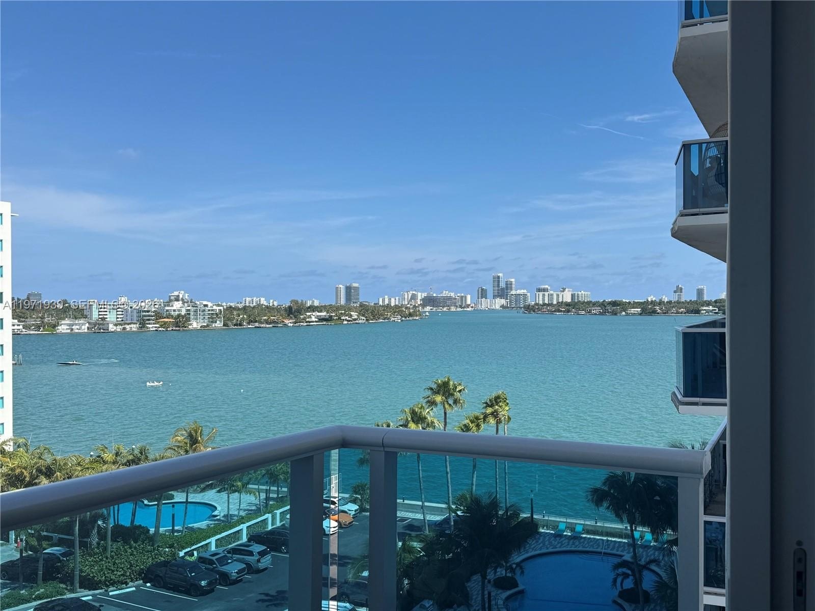 Condo 1BR 1BA - 7501 E Treasure Dr, North Bay Village, FL