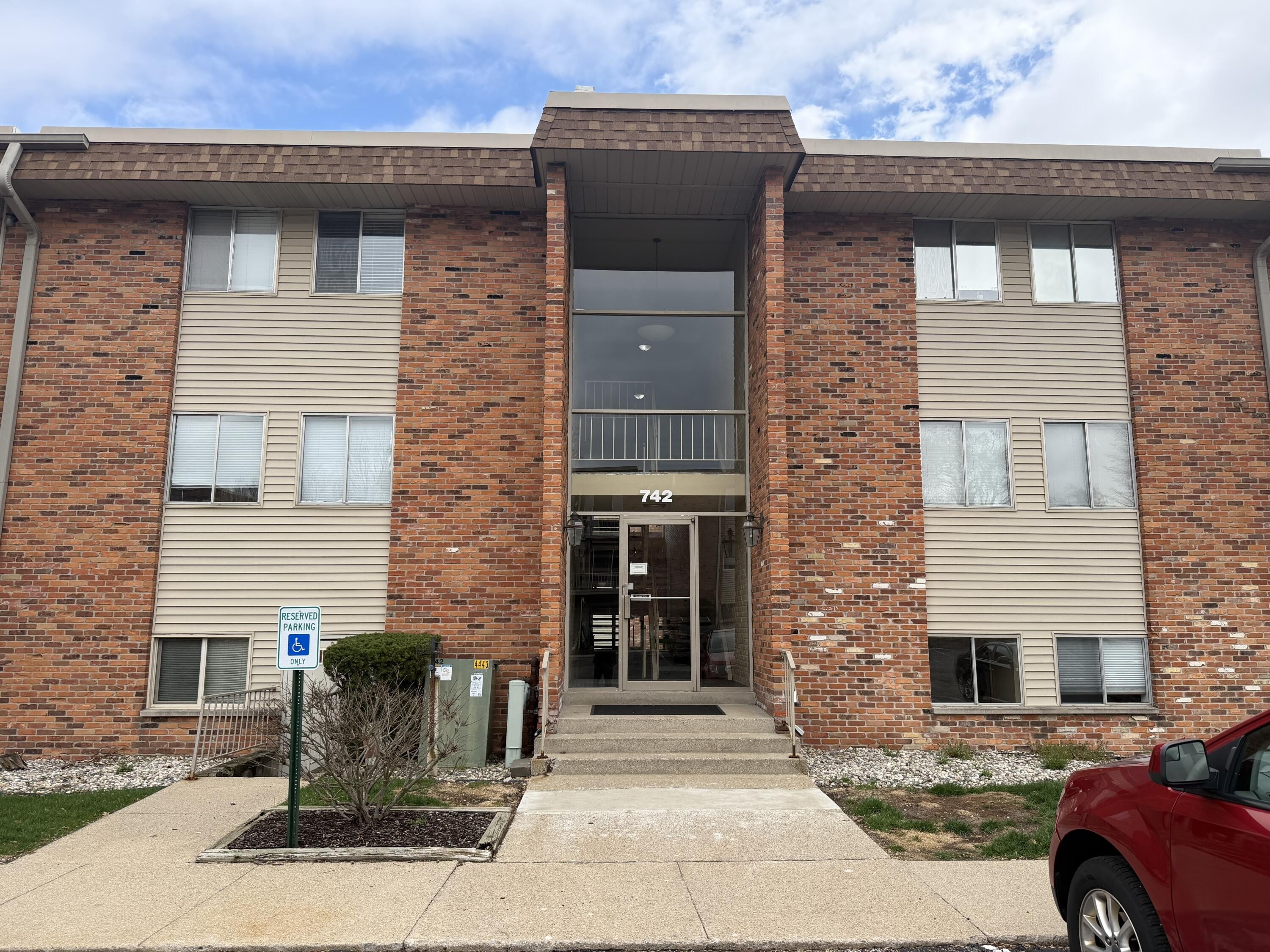 Condo 1BR 1BA - 742 W Kilgore Road, Kalamazoo, MI