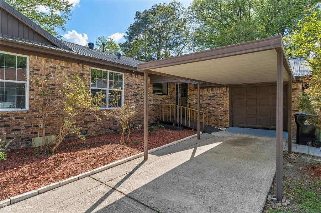 Single Family 2BR 2BA - 104 3rd Street NW, Springhill, LA