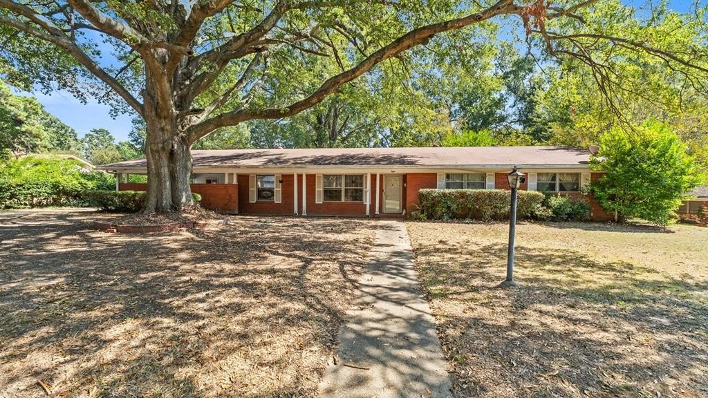Single Family 3BR 2BA - 8 Holiday Ln, Texarkana, TX