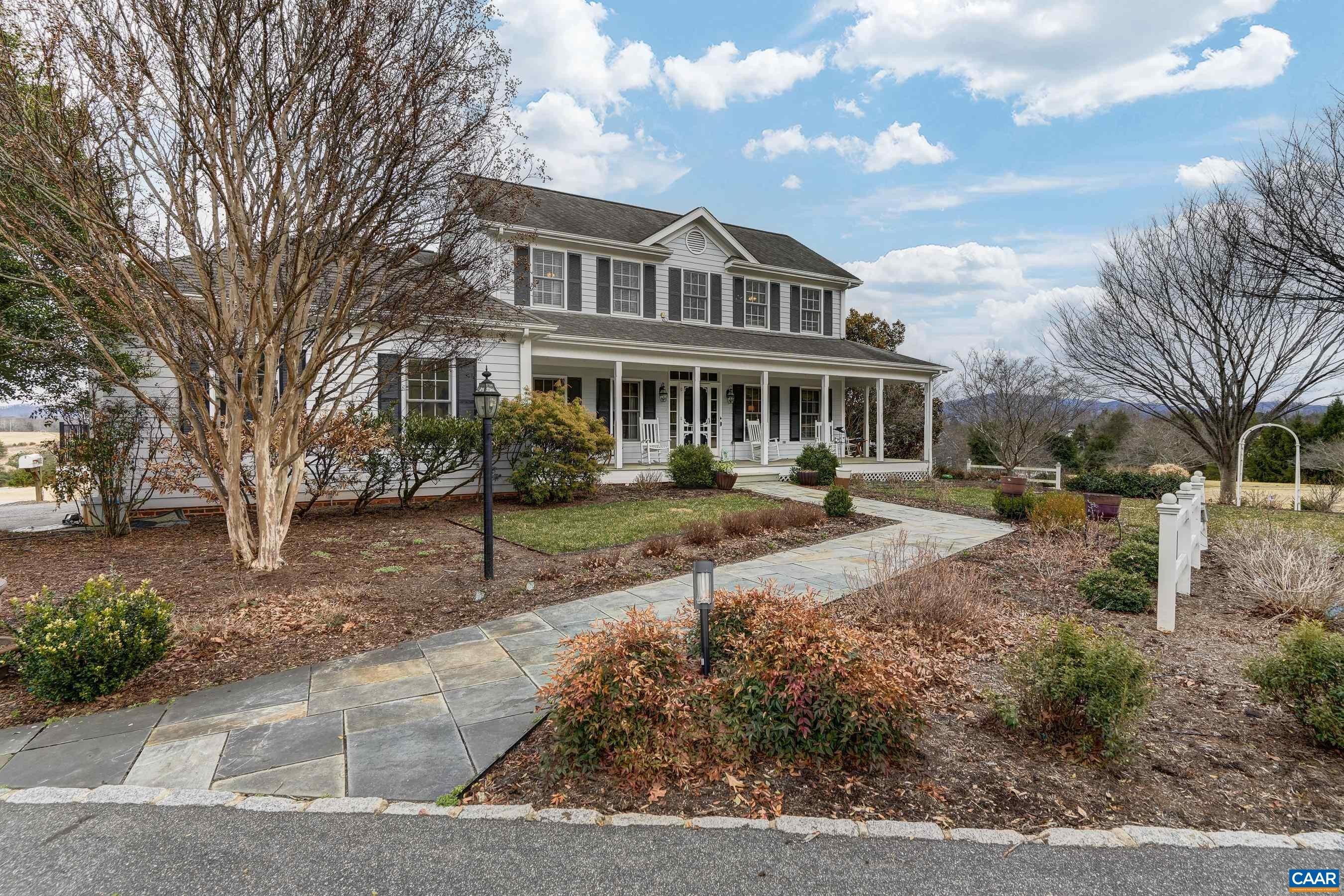 Single Family 5BR 5BA - 445 BURCHS CREEK RD, CROZET, VA
