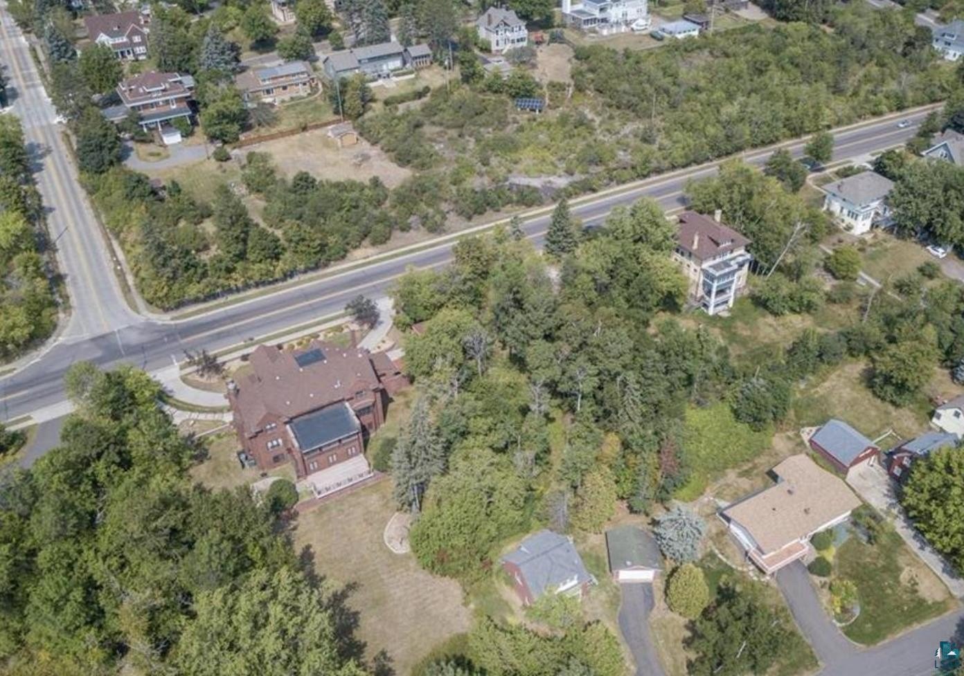 Single Family - 24XX E Superior St, Duluth, MN