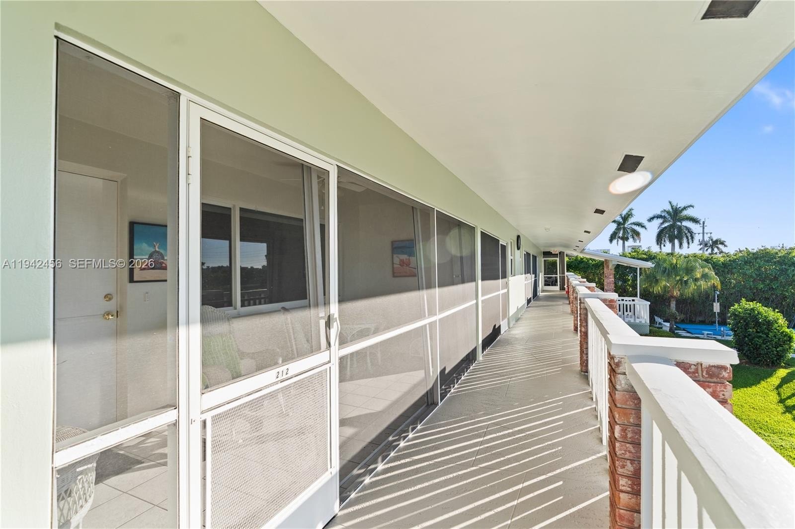 Co-op 2BR 2BA - 2541 NE 11th St, Pompano Beach, FL
