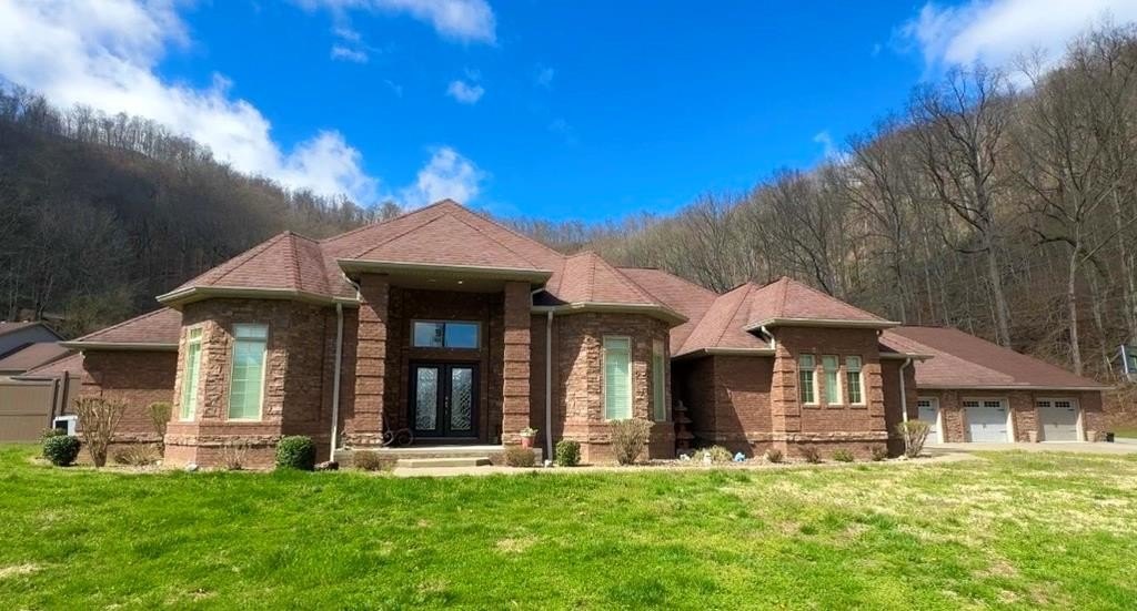 Single Family 3BR 3BA - 470 Ziegler Drive, Pikeville, KY