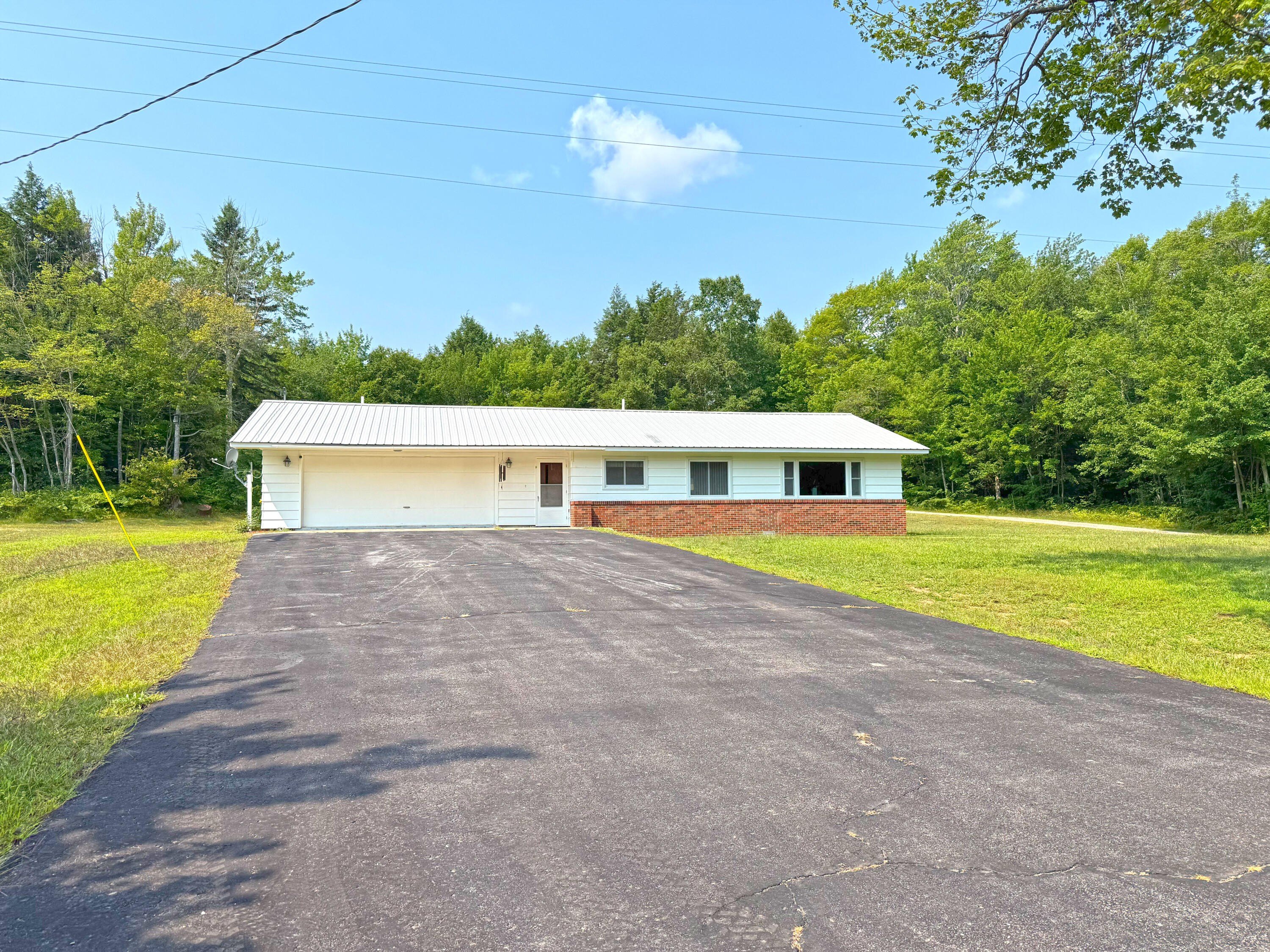 Single Family 3BR 2BA - 7837 M-123, Paradise, MI