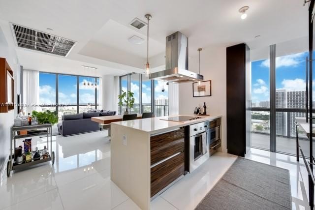 Condo 2BR 3BA - 1100 Biscayne Blvd, Miami, FL