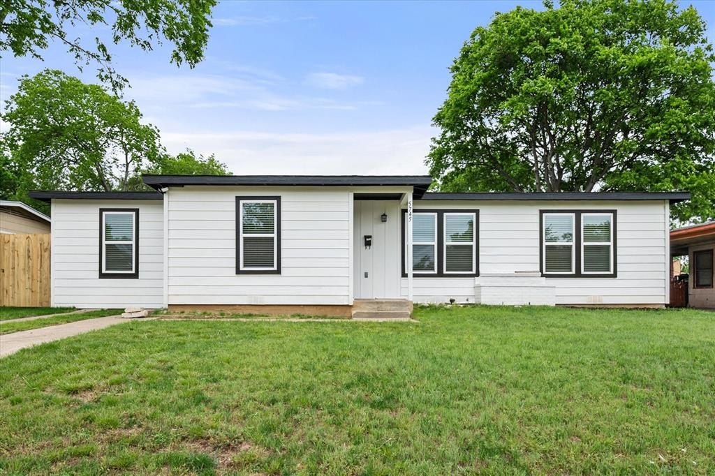 Single Family 3BR 2BA - 5745 Truelson Drive, Fort Worth, TX