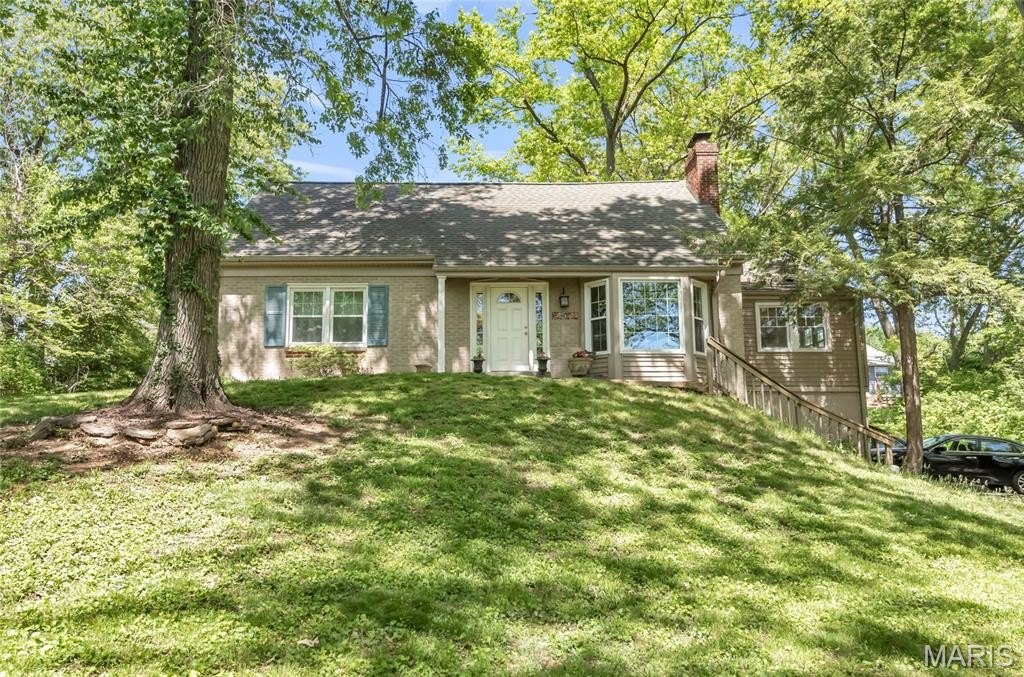 Single Family 5BR 3BA - 9 Modoc Trail, Kirkwood, MO