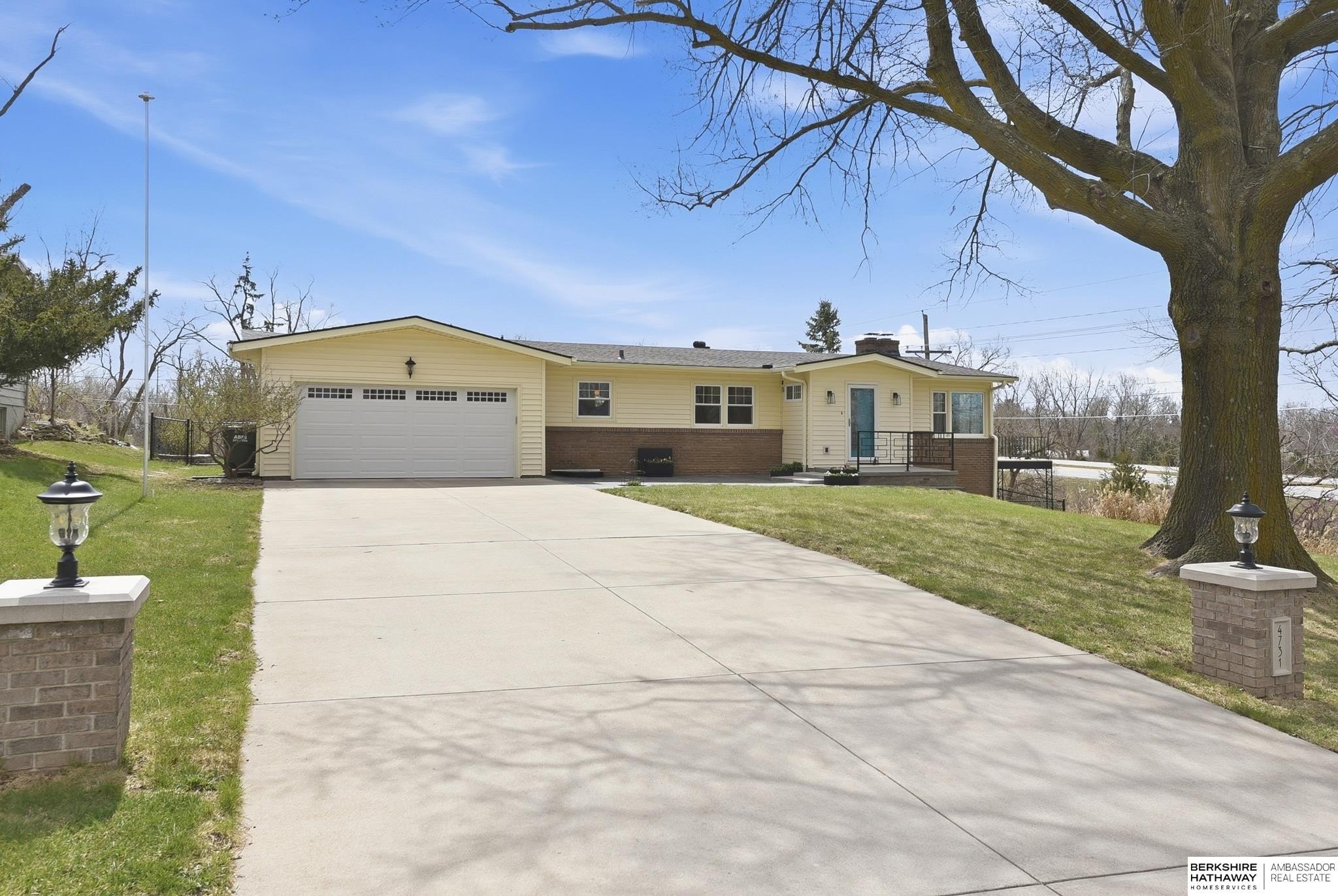 Single Family 3BR 3BA - 4731 Manchester Drive, Omaha, NE