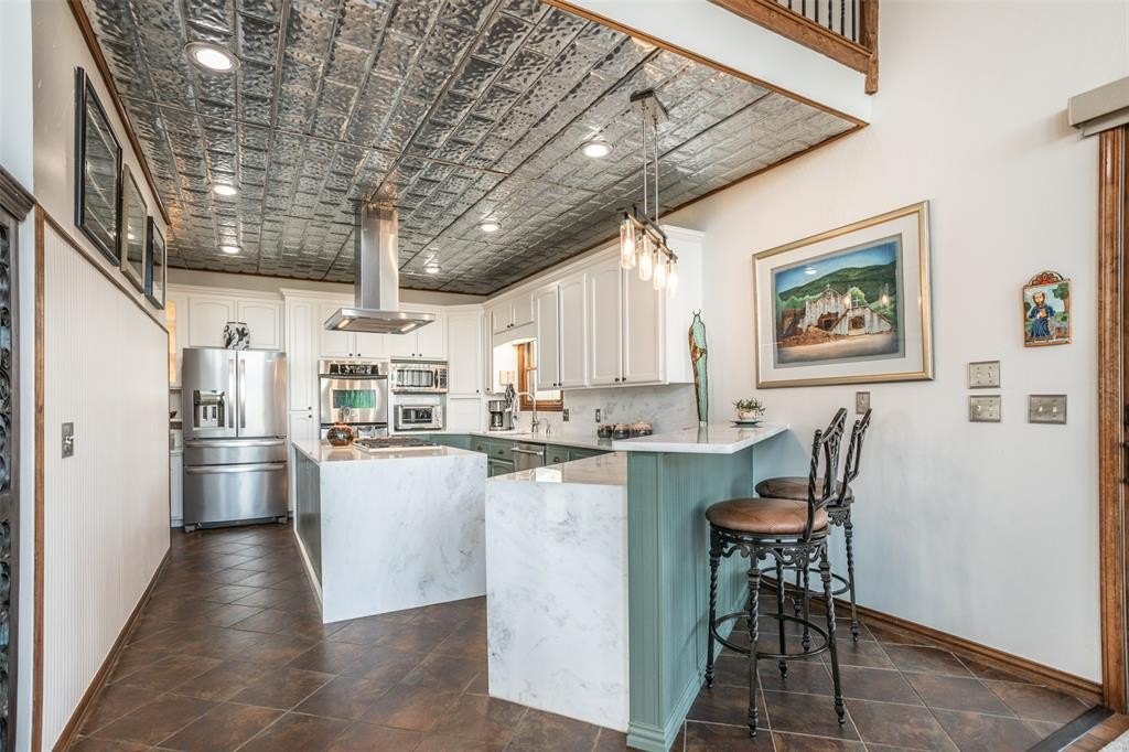 Single Family 3BR 3BA - 229 Southside Drive, Gainesville, TX