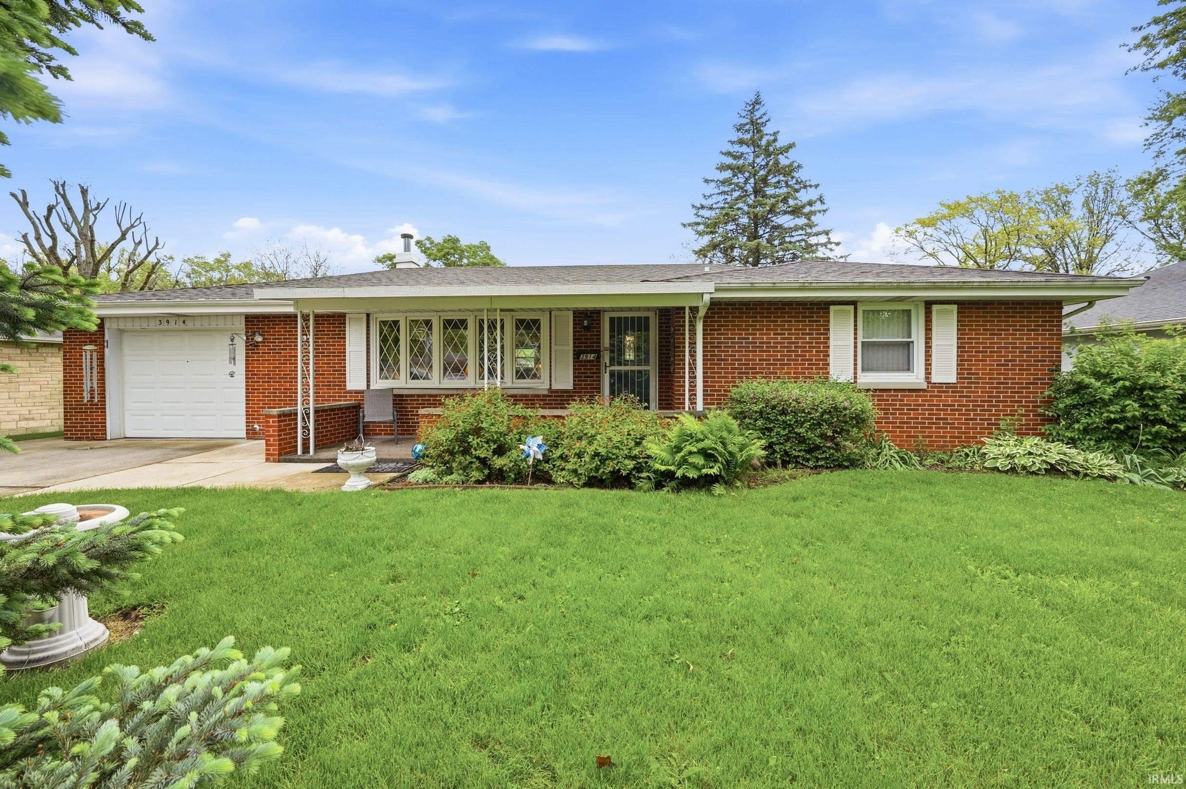Single Family 2BR 1BA - 3914 N Lanewood Drive, Muncie, IN
