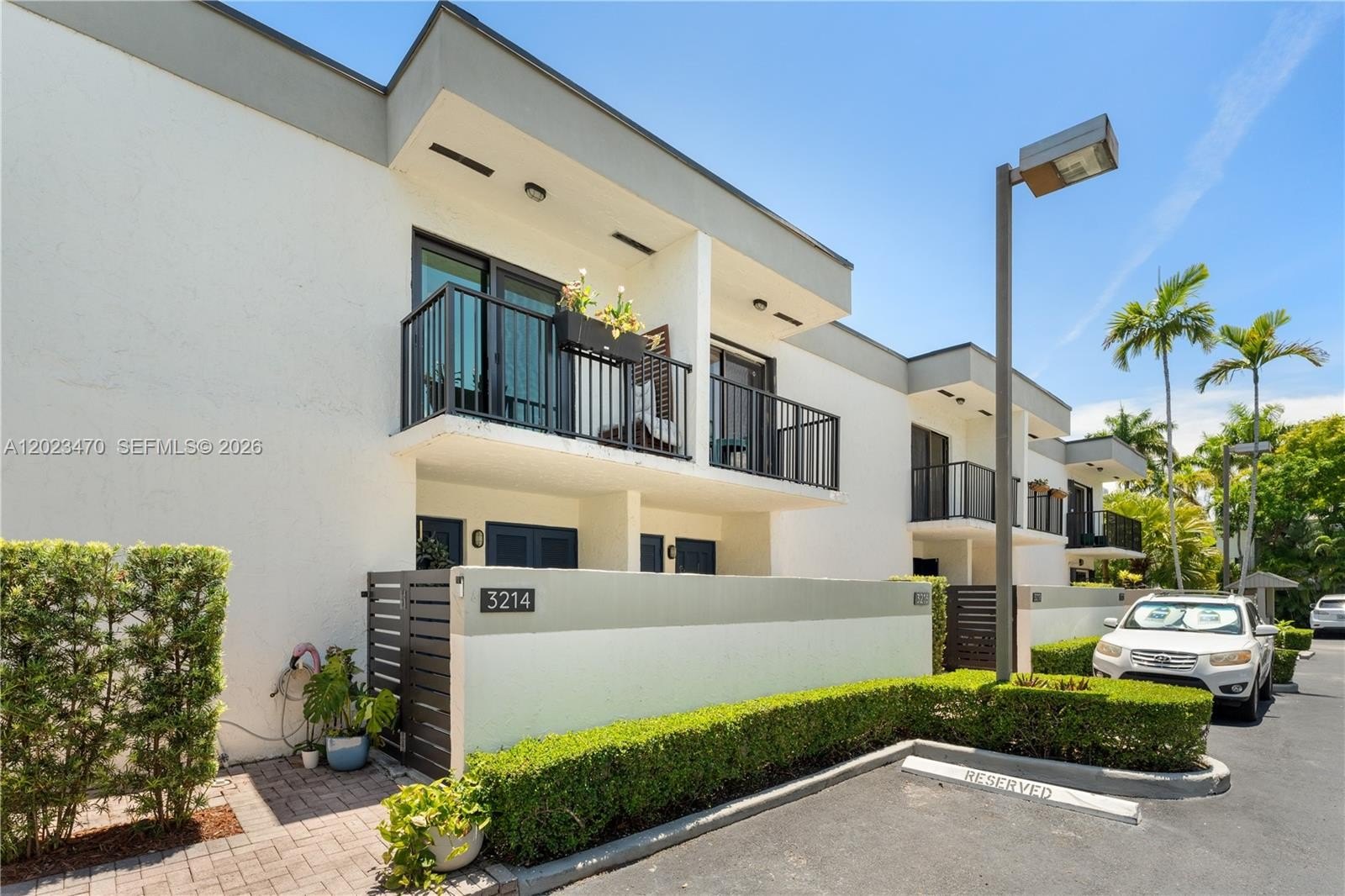 Single Family 2BR 3BA - 3214 W Trade Ave, Miami, FL