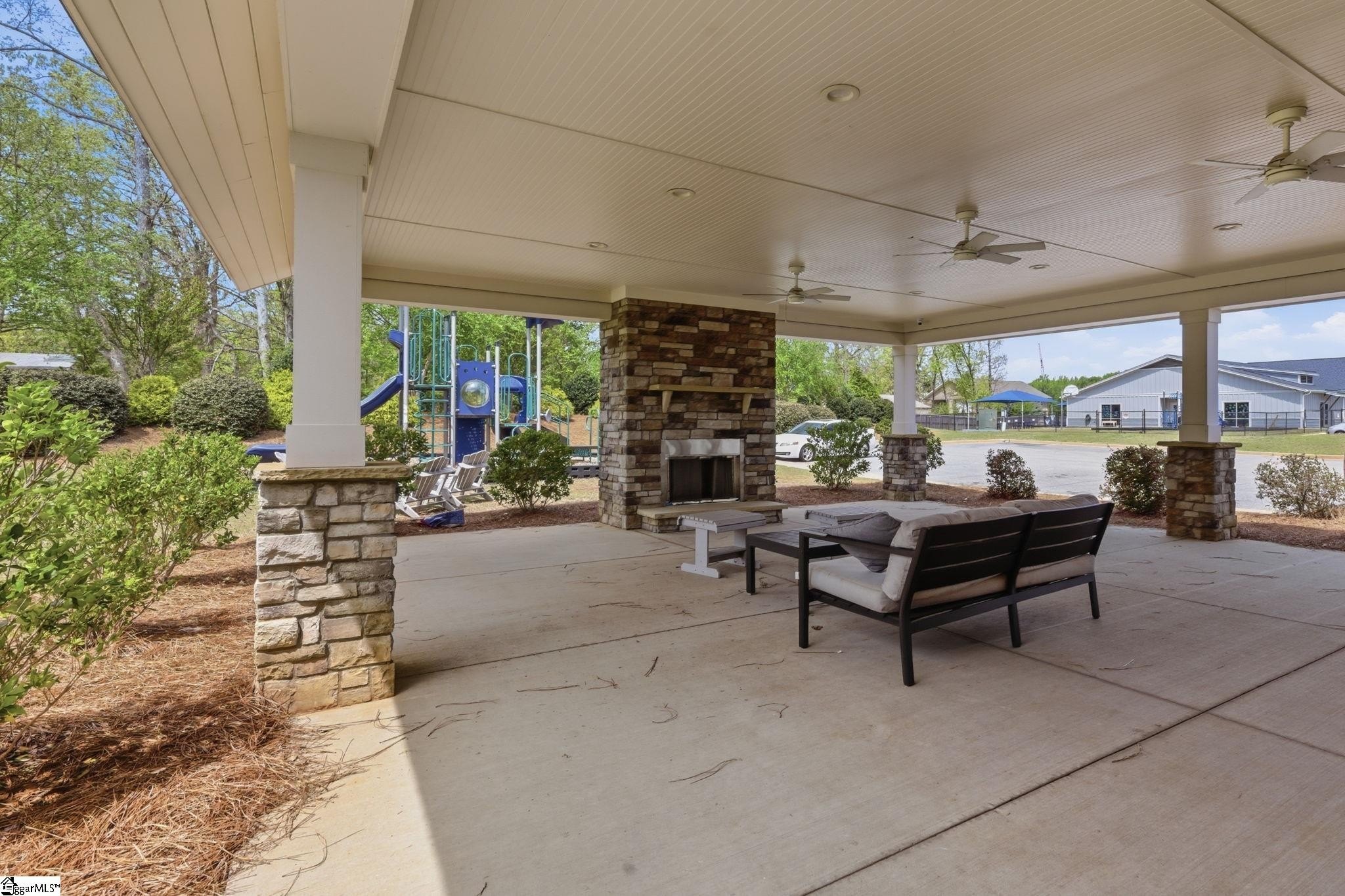 Single Family 3BR 3BA - 421 Yellow Fox Road, Greer, SC
