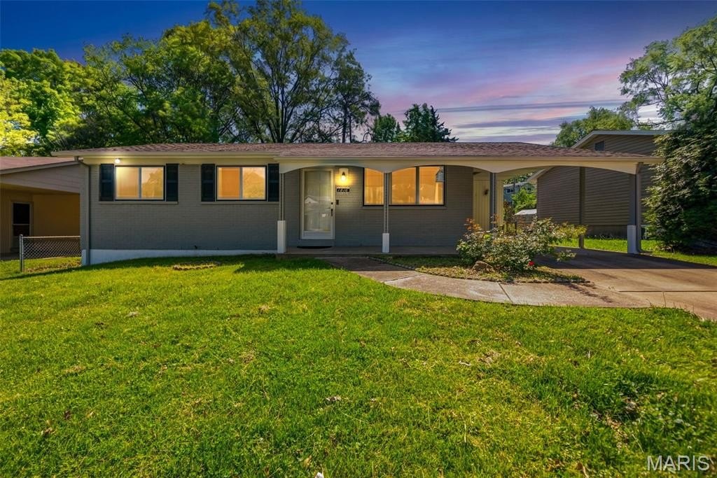 Single Family 3BR 2BA - 1816 Schulte Hill Drive, Maryland Heights, MO
