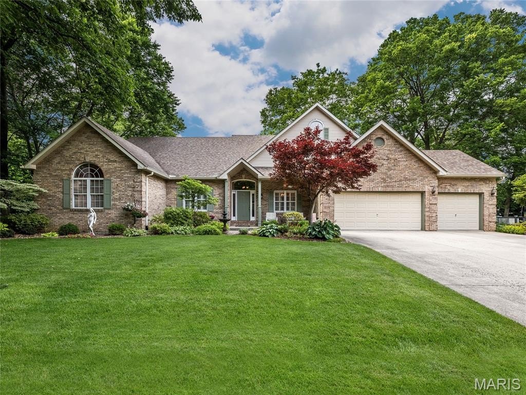 Single Family 3BR 4BA - 111 Timberwood Lane, Collinsville, IL