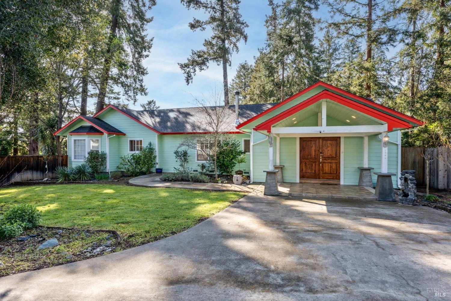 Single Family 3BR 3BA - 1701 Hickory Court, Ukiah, CA